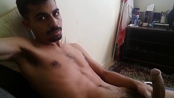 Preview 1 of Sexxxx V - Raoni na punheta e gozando