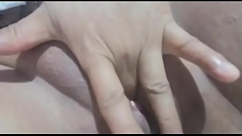 Preview 1 of Mommys Girlsfrend - Se masturba