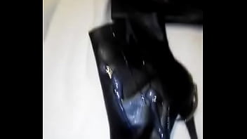 Preview 2 of Daimand Jackson Sex - Amigo gozando nas botas de sua prima