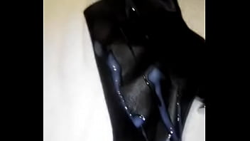 Preview 4 of Daimand Jackson Sex - Amigo gozando nas botas de sua prima