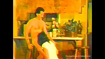 Preview 2 of 3mani Sex - Vintage homemade fuck flick with petite wife