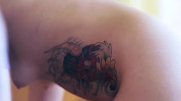 Preview 2 of Pic Nu Nu - Loira chupa com vontade a pica do tatuado - Barbara Alves