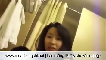Preview 1 of Rub Tits Face - Đ&ocirc_i bạn trẻ S&agrave_i th&agrave_nh chơi nhau trong nh&agrave_ tắm