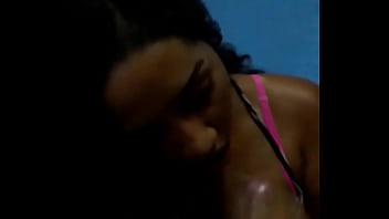 Preview 1 of Qim Xes Dit Nhau - Mujer Infiel Lo Chupa Rico Y Se Traga La Leche