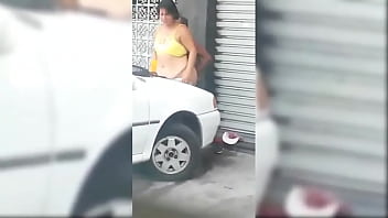 Preview 2 of Public Sex With Group - Levando vara na rua