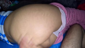 Preview 1 of Xxx Mom Xxx Aom 50 - POV Co&ntilde_o perfecto de 18 a&ntilde_os recibe gran pene de cerca en video porno casero en una tienda de acampar