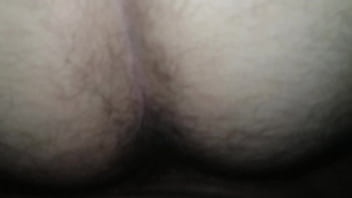 Preview 2 of Wife Naked In Front Friends - Moren&atilde_o me comeu no pelo (o celular tocando era a mulher dele querendo saber onde ele estava)