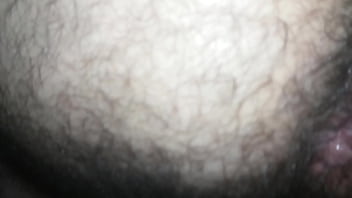 Preview 1 of Wife Naked In Front Friends - Moren&atilde_o me comeu no pelo (o celular tocando era a mulher dele querendo saber onde ele estava)