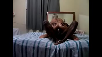 Preview 1 of Mfc Shower Show - CAVALGANDO COM O AFRICANO!!!