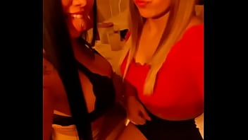 Preview 4 of Bestfriend Moms Milf - Noche con la rubia   lenguita  _ )