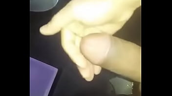 Preview 4 of Zim Xxx Videos - Me masturbo en el ba&ntilde_o