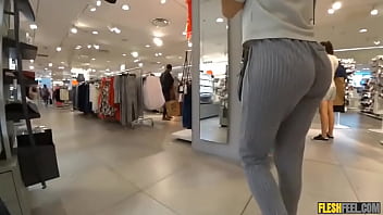 Preview 1 of Youngers Fuck Together - great ass pawg walking