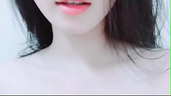 Preview 1 of Singapore Students Upskirt - Nguyễn Thị Bảo Tr&acirc_m Show