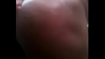 Preview 1 of Bov Xxxx - ba&ntilde_andose se le mete jabon al culo