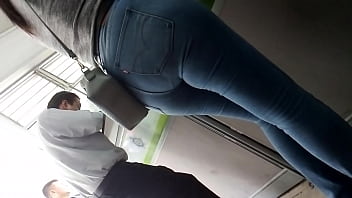 Preview 1 of Gueis Xxx - leggins