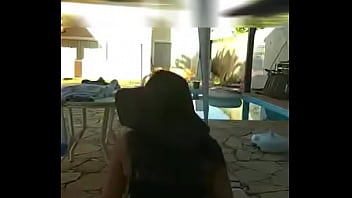 Preview 2 of Iolnevlxh - coroa amadora rebolando na piscina