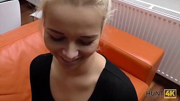 Preview 1 of Pmv Stepmom - HUNT4K. Cash rend une fille modeste prete pour laction sale avec chasseur
