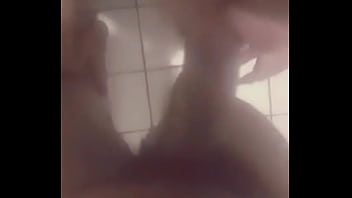 Preview 1 of Fast Nait Faking - Engolindo o pau do novinho Militar