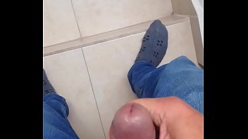 Preview 1 of Tiwnk Vintage - En jeans me masturbo con panty morada