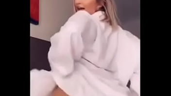 Preview 3 of Amateur Ass Masturbatino - Ass shaking in bedroom