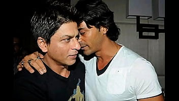 Preview 3 of Mom And Small Kide Son Sex - Shah rukh Khan hot gay kiss