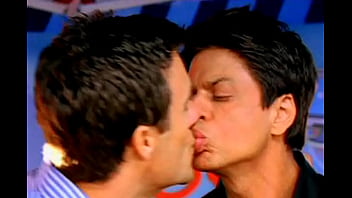 Preview 1 of Mom And Small Kide Son Sex - Shah rukh Khan hot gay kiss