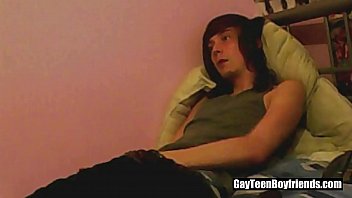 Preview 1 of Whiter - Alt twink rubs his dick on webcam
