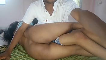 Preview 2 of Bigist Penis - शेजारच्या मुलीला घरात बोलावून कंडोम लावुन मस्त झवाझवी केलि