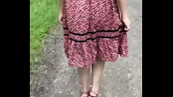 Preview 1 of Boy Mom Xxxxxx - Flashing her ass
