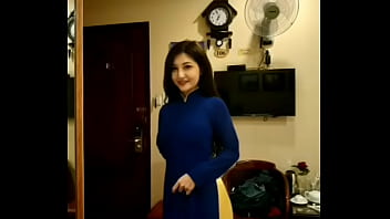 Preview 1 of Blonde Pov Gangbang Pool - Hot girl &aacute_o d&agrave_i si&ecirc_u xinh v&uacute_ khủng tự nhi&ecirc_n lộ clip