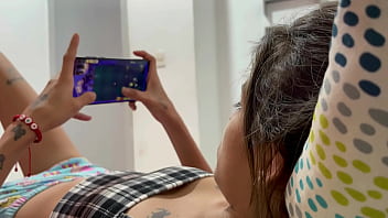 Preview 1 of Xxx Videos Teacher All - estoy acostada descansando,  llega mi hermanastro a consentirme.