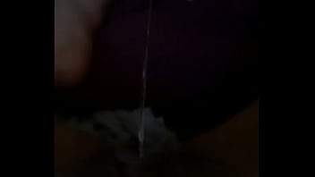 Preview 2 of Sobrinha Mijando Na Pica Do Tio - Milf cachonda