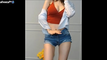 Preview 4 of Towel Falls Off Brother - G&aacute_i H&agrave_n Quốc nhảy khi&ecirc_u vũ gợi cảm