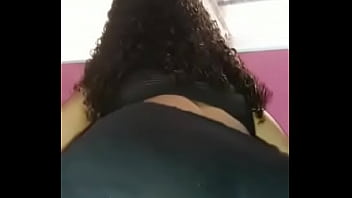 Preview 2 of Hot Garlis - Novinha Dan&ccedil_ando De Shortinho