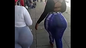 Preview 4 of Ass Licking Countess Isabella - African big booty