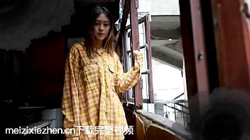 Preview 2 of Cameltoye - 小迪丽热巴城中村玩自己的脚