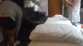 Preview 1 of Bad Cuckold Gone Wrong - Massagem 410