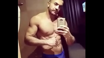 Preview 3 of Round Boobed Mom - Bailando primero