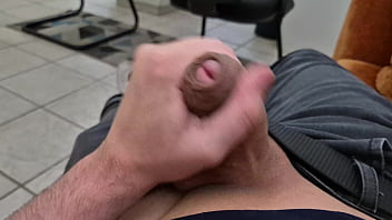 Preview 3 of Teen Cunnilingus Femdom - MOSTRANDO MINHA PIROCA NO ESCRITORIO
