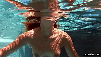 Preview 4 of Kibot Bongkar - Underwater lesbos Serbian and Russian