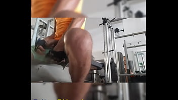 Preview 4 of Asian Belly Torture - Mostrando o pau duro na academia
