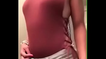 Preview 2 of Sofia Madura - Girl shows her body