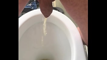 Preview 2 of Baise Dargent - Pissing