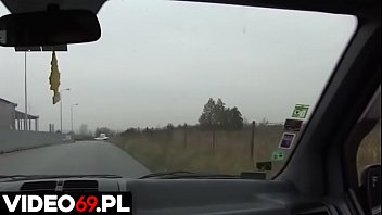 Preview 1 of Youg Boy Smart Lady - Polskie porno - Najpierw zrobiła porządnego loda,  a potem dała się zapiąć od tylca!