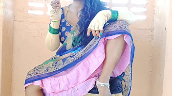 Preview 1 of Xxxx Prun Movies Hd Engreazi - पडोसन कि ठरकी आंटी कि पडोसी के साथ मजेदार चुदाई