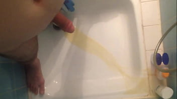 Preview 2 of Kissa Sina Xxx New Com - Ich pisse in die Dusche - 15 Min. Compilation August 2019