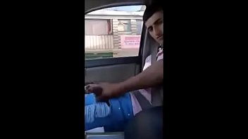 Preview 1 of Voyeur Agadir Maroc Filles - Uber masturba a cliente Gay
