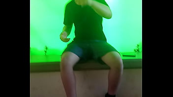 Preview 4 of Fillher Up - Parab&eacute_ns prima Julia por ter passado no vestibular de psicologia
