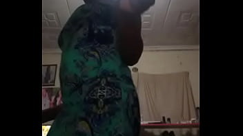Preview 1 of O Dp10 - Kenyan Girl Twerking 1
