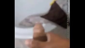 Preview 2 of Co T - Calcinha e banheiro da cunhada